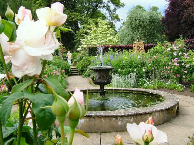 newby hall rose garden